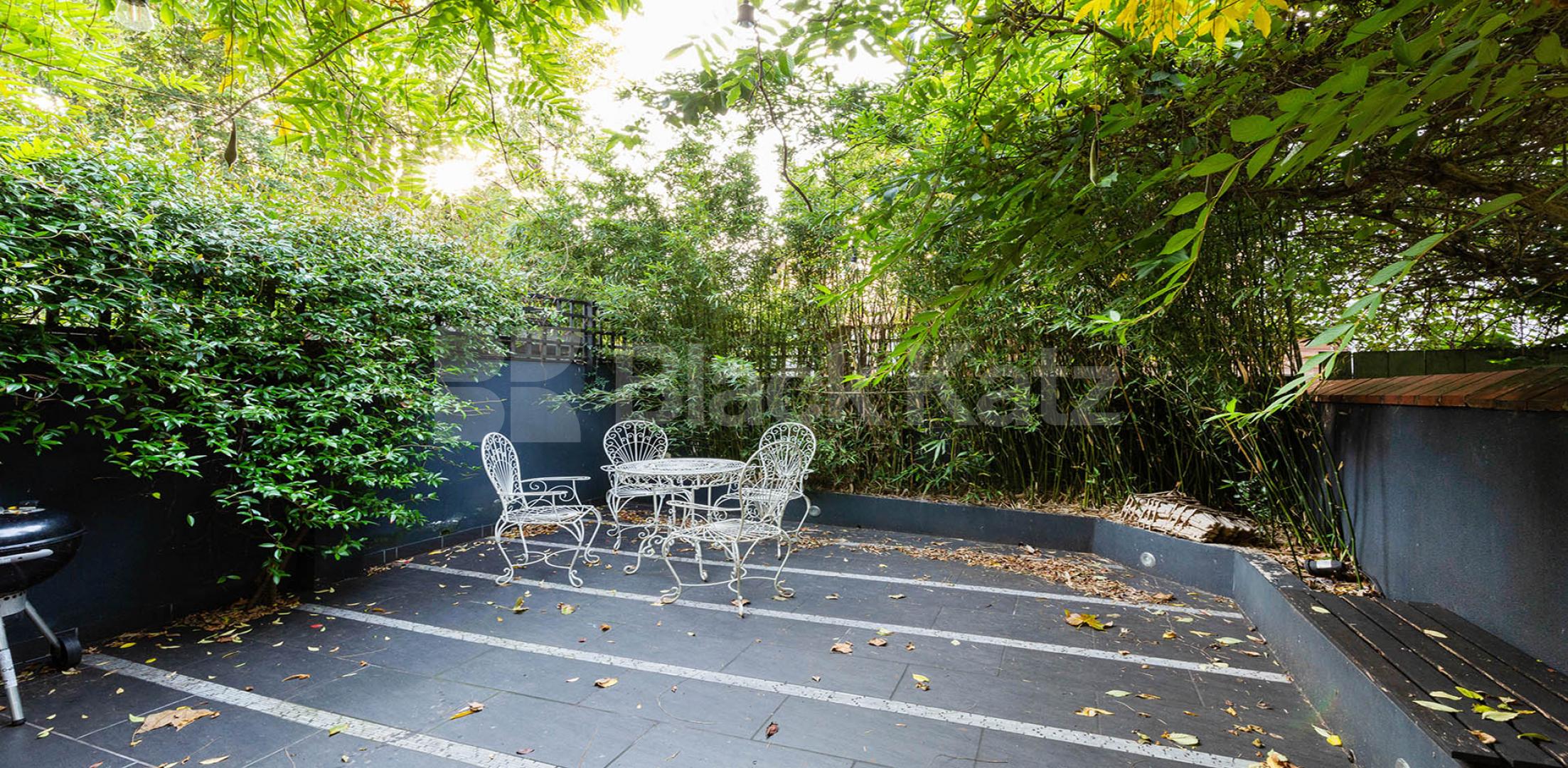 			FAMILYS ONLY, 4 Bedroom, 1 bath, 1 reception House			 Edison Road, Crouch End